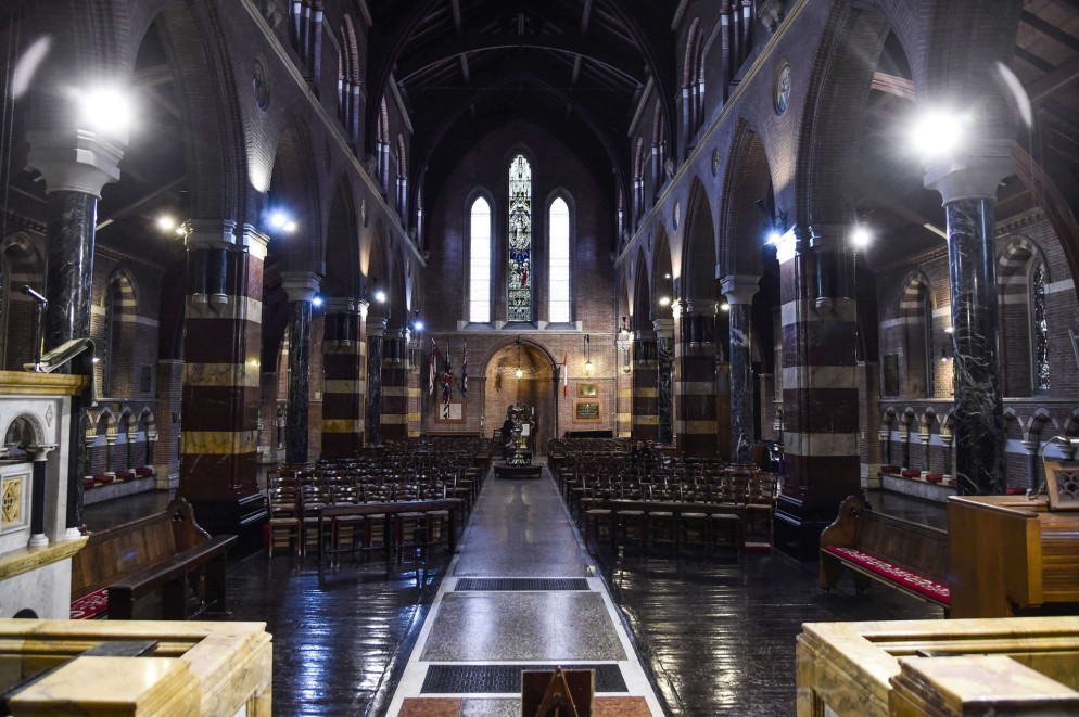 L'interno della chiesa anglicana di All Saints (Ognissanti) a Roma (Siciliani)