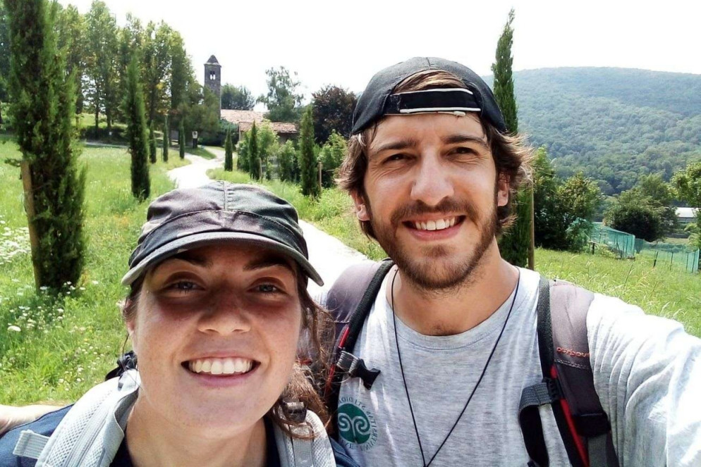 Maddalena Frigerio e Marco Conti durante il loro viaggio di nozze "pellegrinaggio" sul Cammino di sant’Agostino