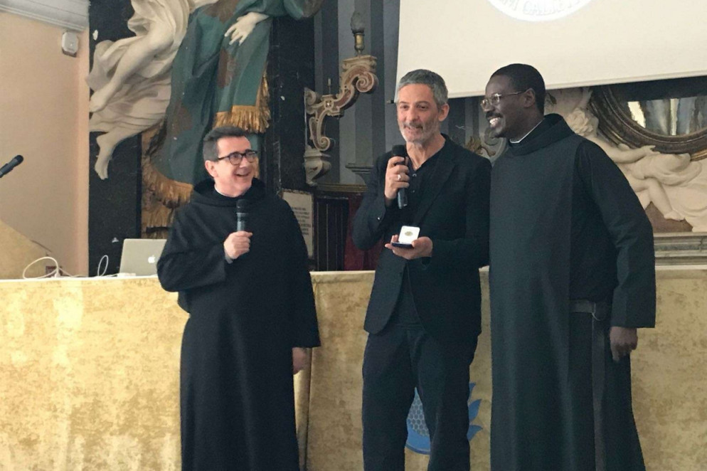 Fiorello con i vertici dell'ospedale Fatebenefratelli