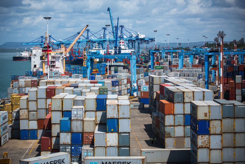 Container al porto keniano di Mombasa, tra gli snodi chiave del commercio di farmaci falsi in Africa