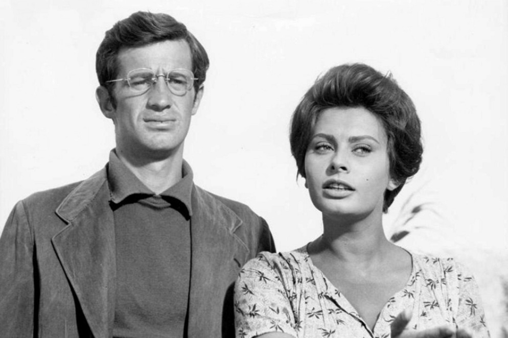 Jean-Paul Belmondo e Sophia Loren in La Ciociara del 1961 - ANSA/GUILLAUME HORCAJUELO