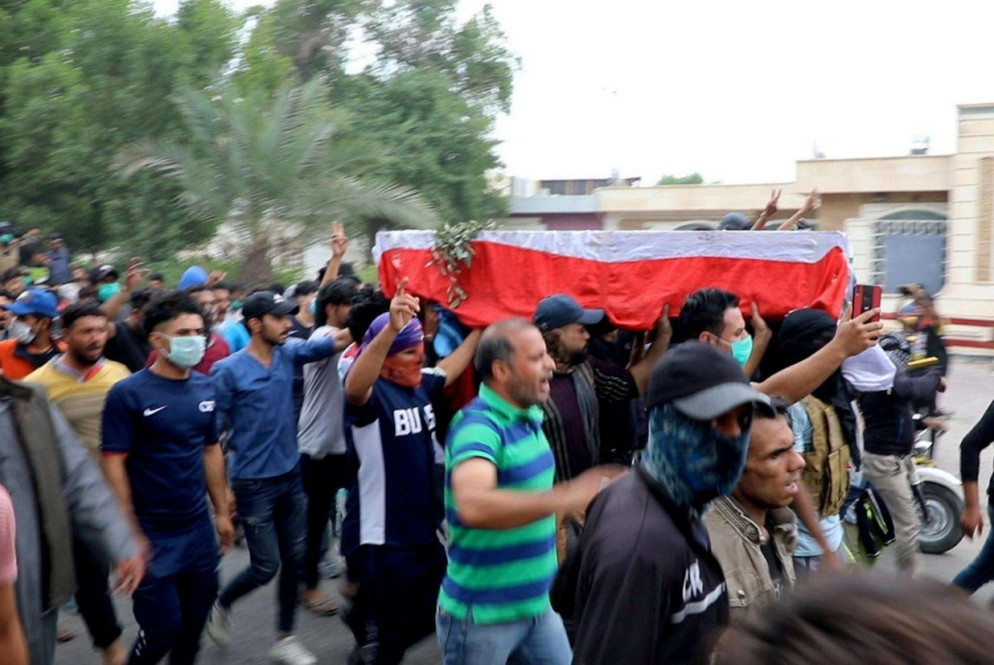 Il funerale di una delle vittime di Nasiriyah (Ansa)
