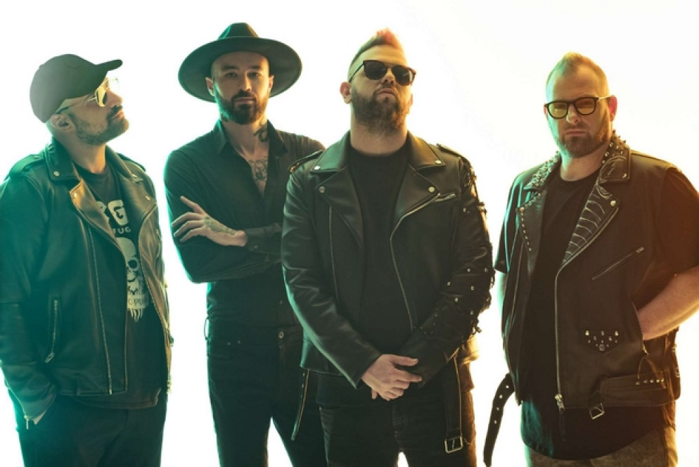 La band salentina dei Boomdabash porta in gara al Festival il reggae di "Per un milione"