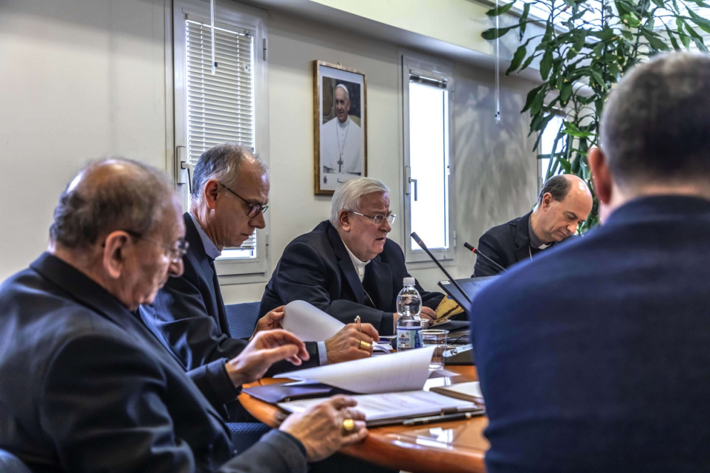 Il comitato organizzatore e scientifico dell'Incontro "Mediterraneo, frontiera di pace" promosso dalla Cei (foto Siciliani)