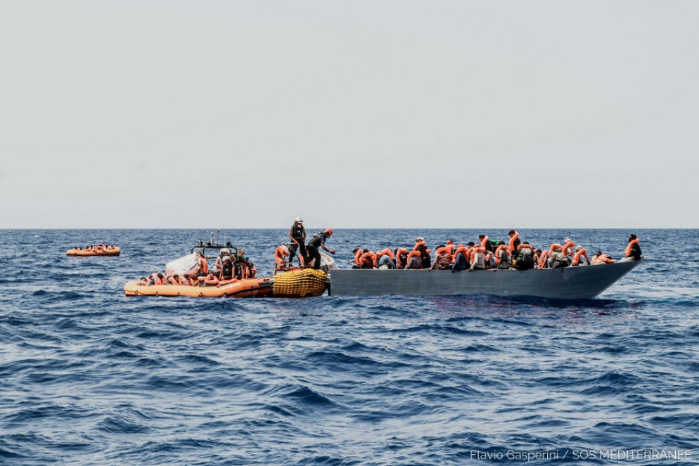 L’iniziativa è della presidenza della Cei che invita a non dimenticare quanti hanno perso la loro vita mentre cercavano di raggiungere le coste italiane ed europee. In particolare, nel corso delle celebrazioni odierne, verrà letta questa intenzione durante la preghiera dei fedeli (riportata integralmente) - Flavio Gasperini/SOS Mediterranee