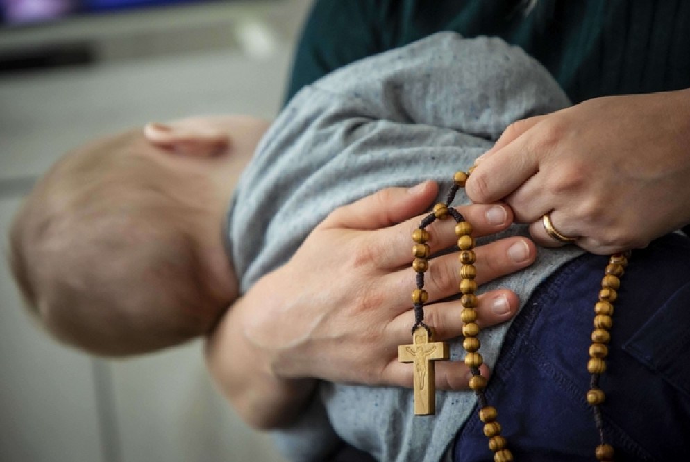 Il rosario pregato in famiglia - Agenzia Siciliani