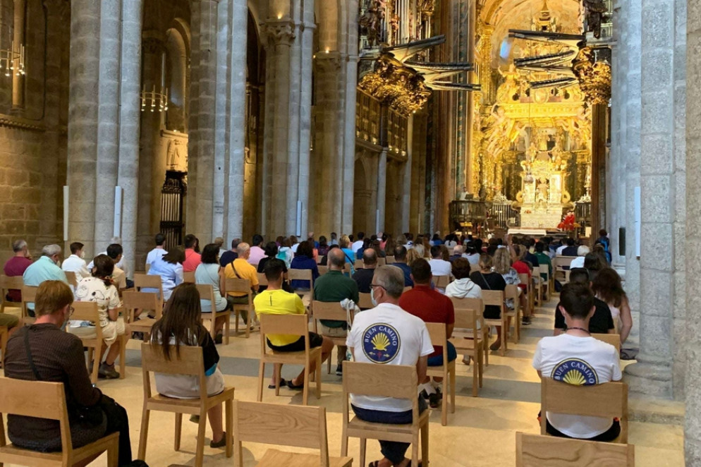 I pellegrini nella Cattedrale di Santiago di Compostela - @CatedraldeSantiago