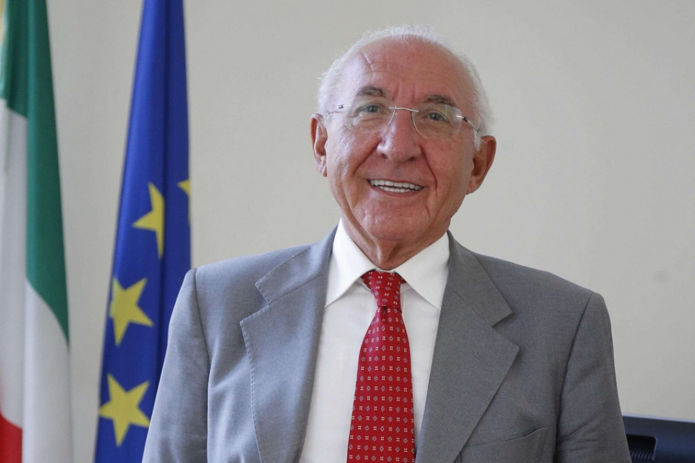 Il presidente Pasquale Stanzione, Garante della privacy: «La socialità oggi è anche questa, ma non lasciamo soli i ragazzi in un’esperienza che può essere pericolosa»