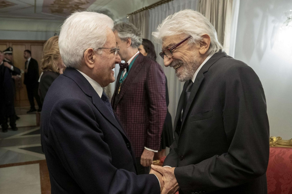 Il Presidente della Repubblica Sergio Mattarella con Gigi Proietti al concerto per il 150/o anniversario di Roma Capitale - Ansa