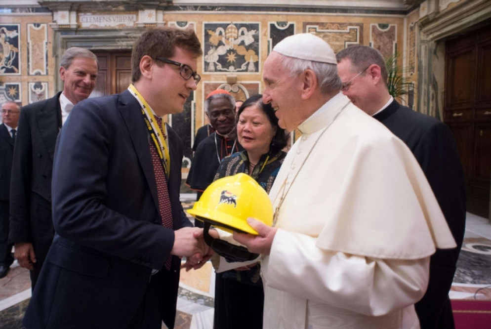 Papa Francesco incontra i dirigenti delle società petrolifere nell'udienza del mercoledì (Ansa / Vatican Media)