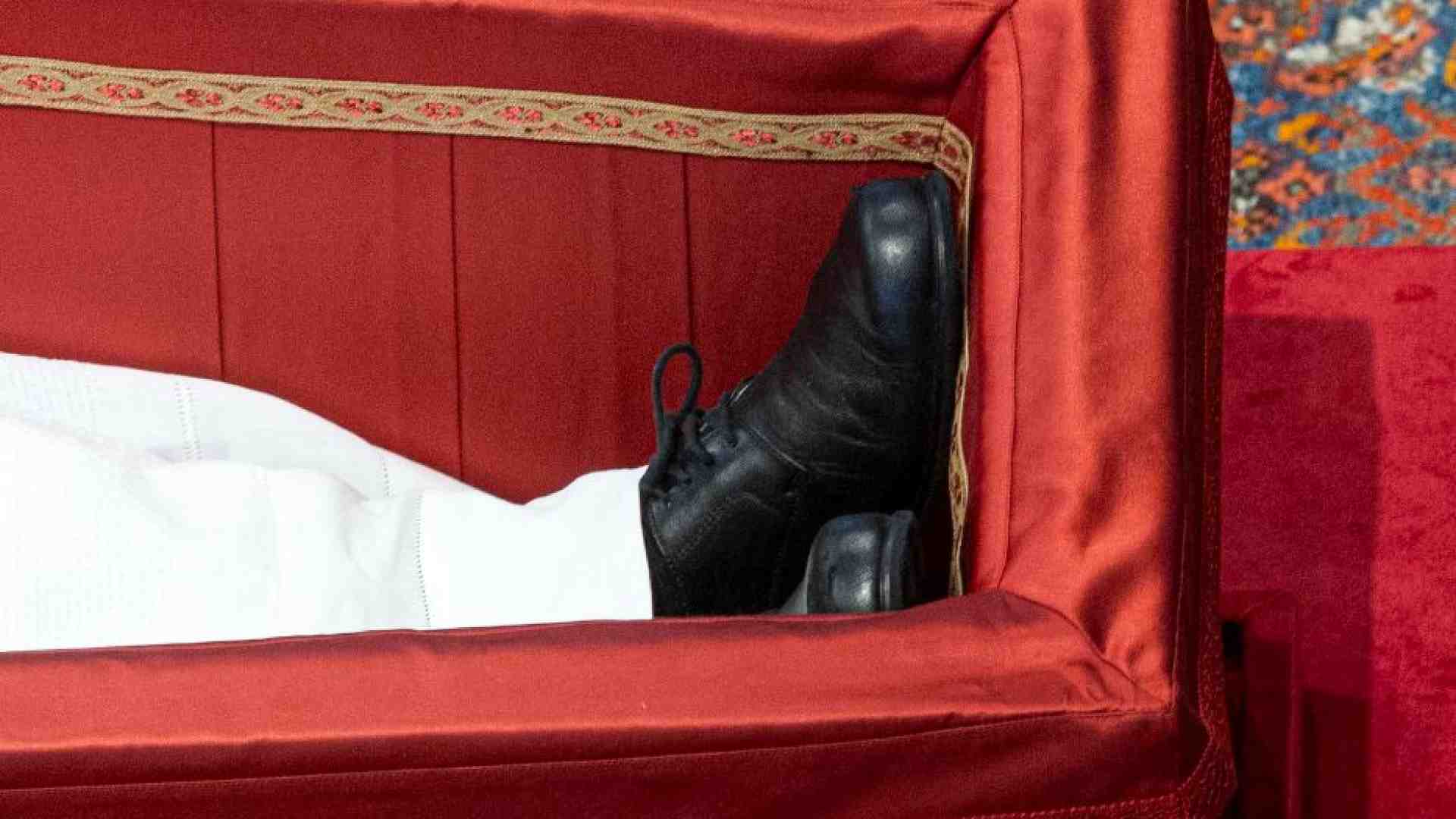 Immagine di Le scarpe consumate di papa Francesco, lezione per noi giornalisti