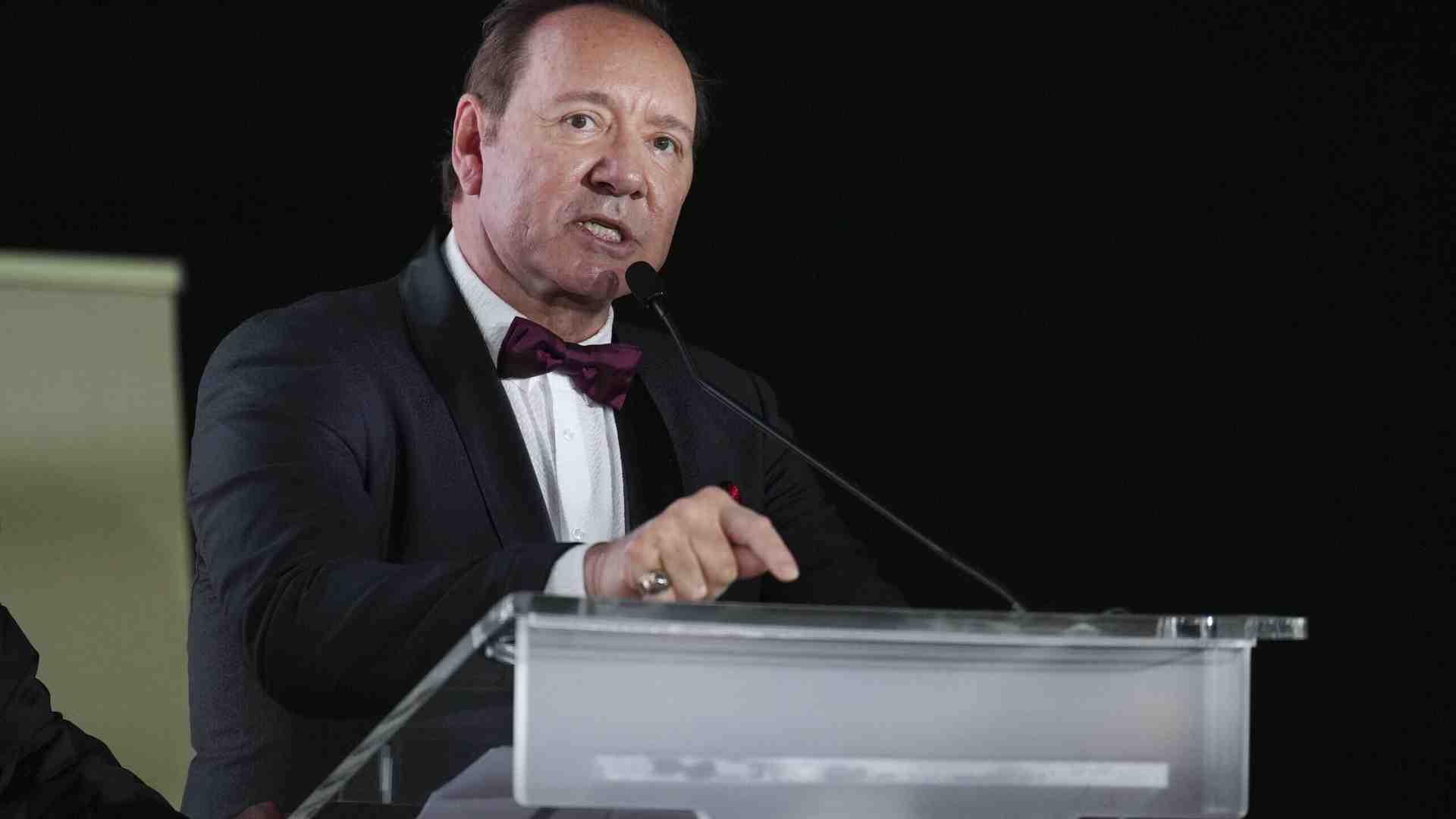Immagine di Kevin Spacey è ancora in piedi