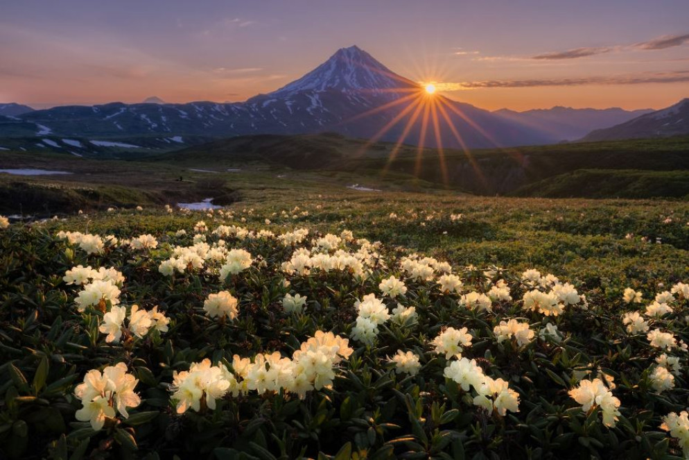 Kamchatka, alba sul vulcano Vilyuchinsky