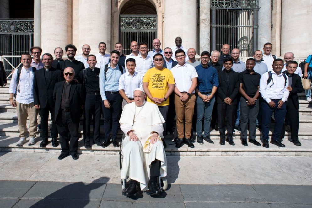 Foto di gruppo del Papa con i seminaristi da tutta Italia - Vatican Media