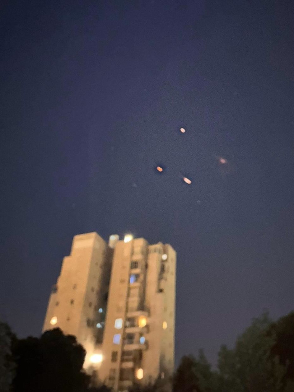 Droni iraniani nel cielo di Gerusalemme. 14 aprile 2024. - Foto Nello Scavo