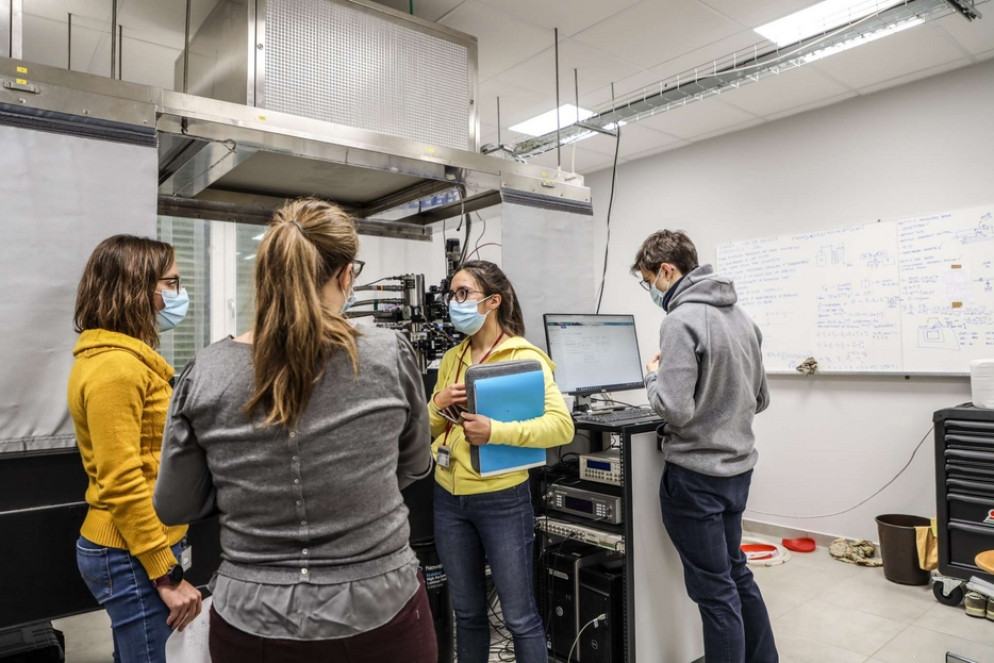 Il preside della facoltà, Paolini: attraverso le formule possiamo anche immaginare il futuro «Cerchiamo di formare futuri uomini di scienza che sappiano porsi sempre domande e non si fermino mai alle risposte trovate, ma vadano avanti nella ricerca» - Università Cattolica