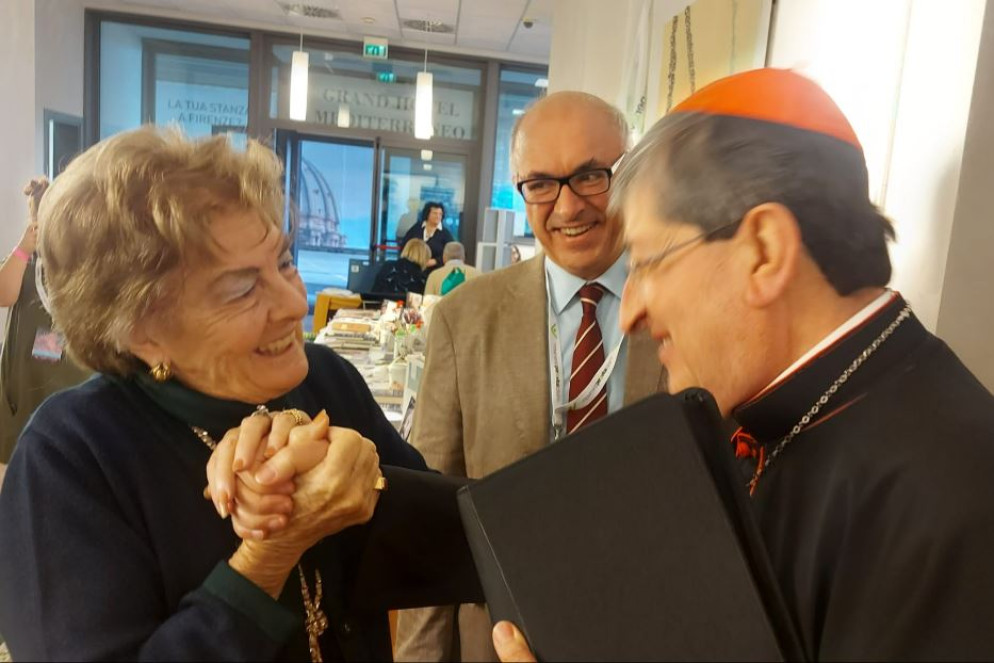 Luisa Santolini con il cardinale Betori al convegno nazionale del Movimento per la Vita nel novembre 2023 a Firenze