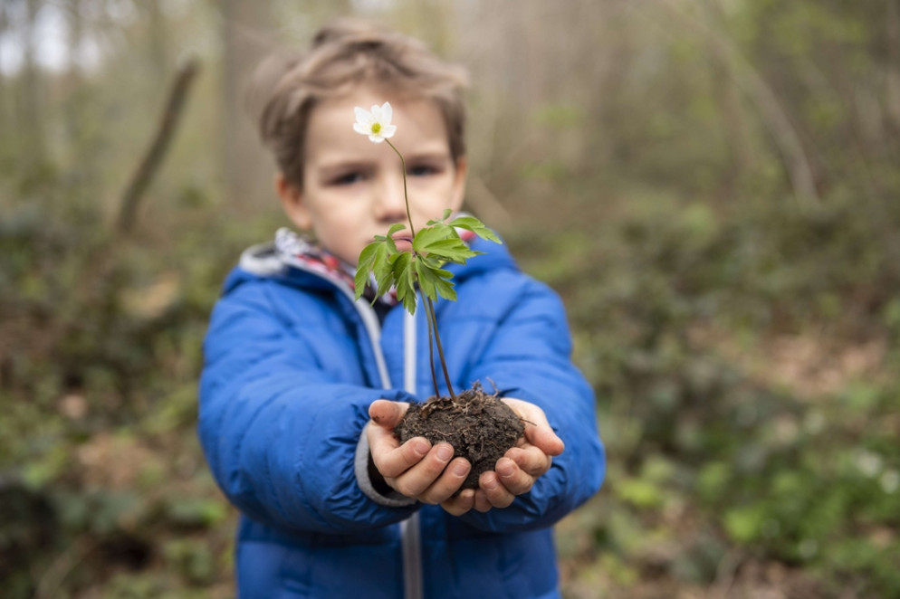 Gli appelli a COP 27 e a COP 15 Francesco guarda quindi a due importanti appuntamenti internazionali: il vertice COP 27 in programma in Egitto a novembre e il vertice COP 15 previsto in Canada il mese successivo. Il primo avrà al centro ancora l’obiettivo della riduzione globale delle emissioni di gas serra “il più urgentemente possibile” ,per limitare l’aumento delle temperature a 1,5 °C come previsto dall’Accordo di Parigi, cui anche la Santa Sede ha aderito. Un obiettivo “impegnativo” per il quale il Papa auspica “piani climatici” o “contributi determinanti a livello nazionale”. - Imagoeconomica