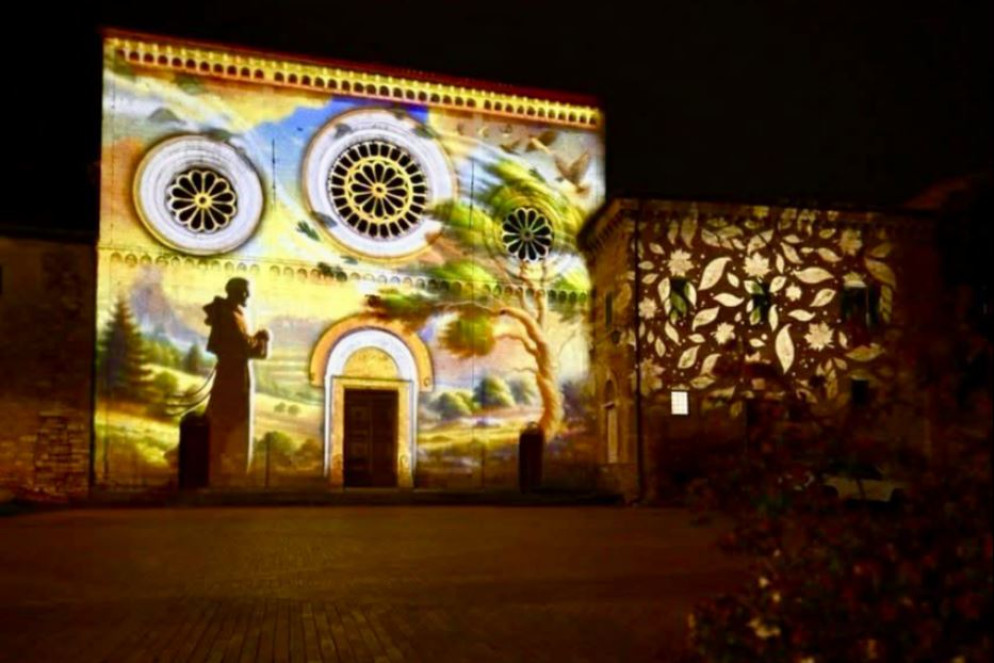 Natale ad Assisi, "Il Cantico delle Creature" di San Francesco proiettato sulle facciate delle chiese e dei monumenti principali della città - Comune di Assisi