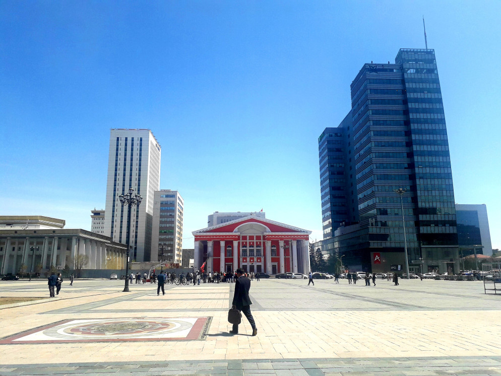 Piazza Sükhbaatar con il Teatro nazionale - Chiara Zappa
