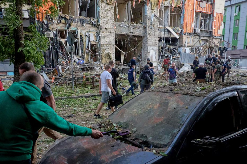 La distruzione dopo un bombardamento russo a Kharkiv negli ultimi giorni - Ansa