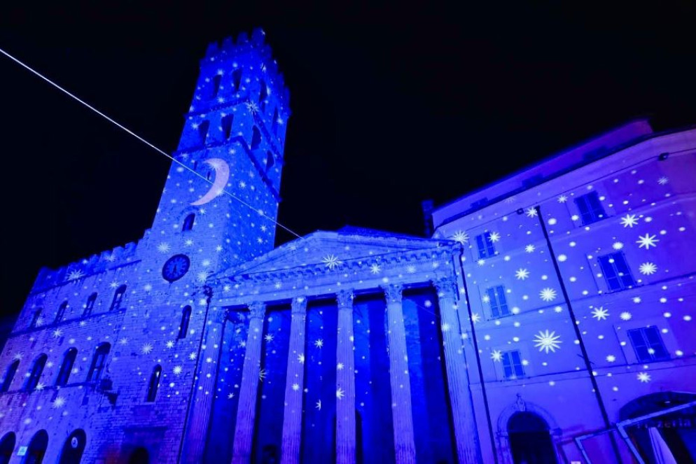 Natale ad Assisi, "Il Cantico delle Creature" di San Francesco proiettato sulle facciate delle chiese e dei monumenti principali della città - Comune di Assisi
