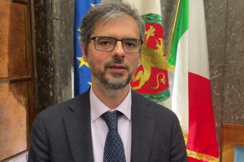 Lo storico e rettore dell’Università per stranieri di Perugia, Valerio De Cesaris - YouTube