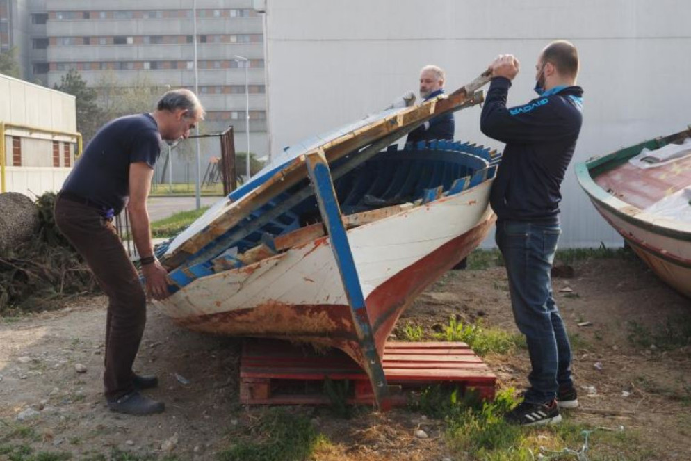 A Opera i detenuti smontano le barche che diventeranno strumenti musicali - Collaboratori