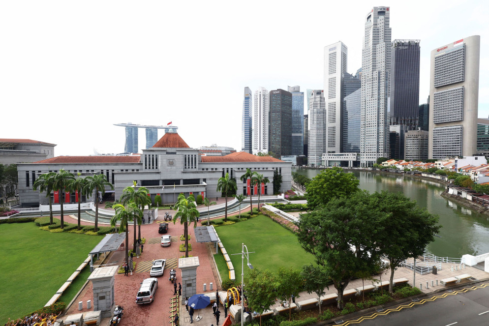 L'arrivo del corteo papale alla Parliament House di Singapore - REUTERS