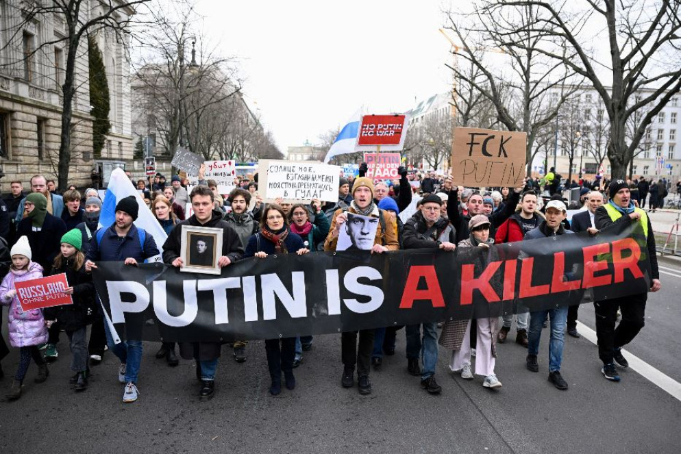 In seguito all'annuncio della morte di Navalny le manifestazioni a Berlino - Reuters