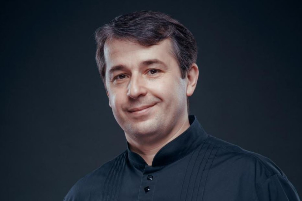 Il direttore del Coro Bogdan Plish - .