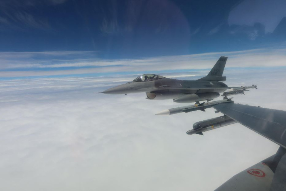 F-16 taiwanesi in volo - ANSA