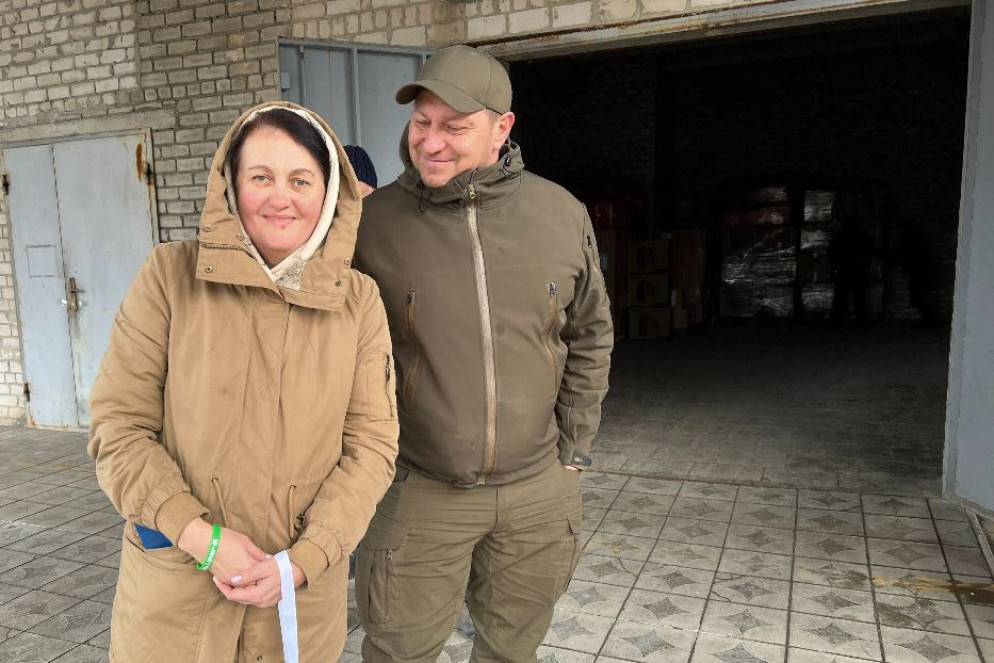 Inna e Oleksiy che animano l'hub umanitario di Kupiansk sotto le bombe - Gambassi