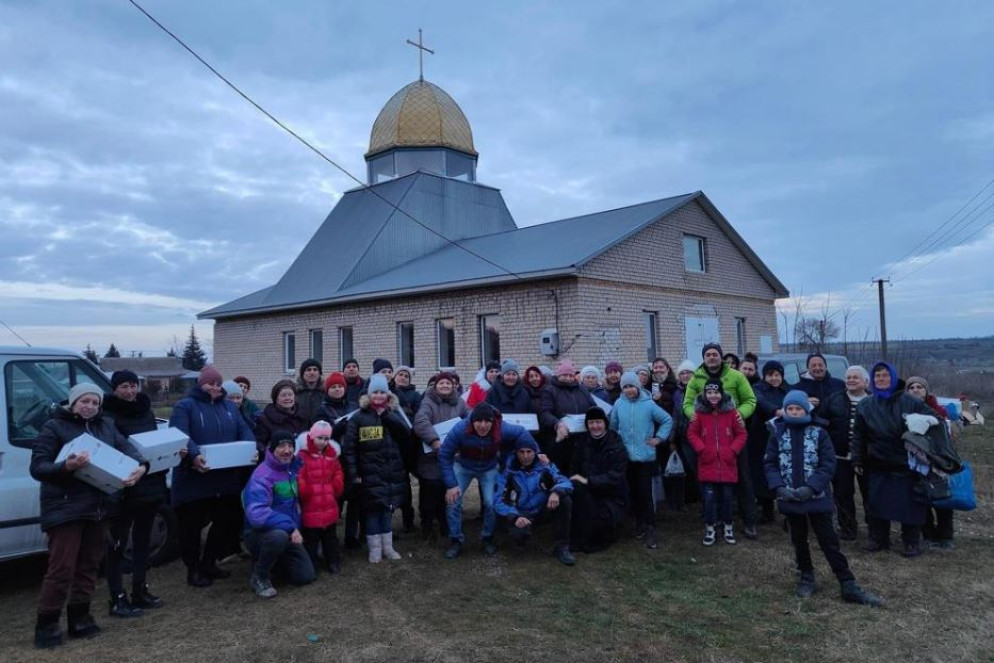 In Ucraina le famiglie con gli aiuti consegnati dai volontari della parrocchia di Maccio e del gruppo "Frontiere di pace" - "Frontiere di pace"
