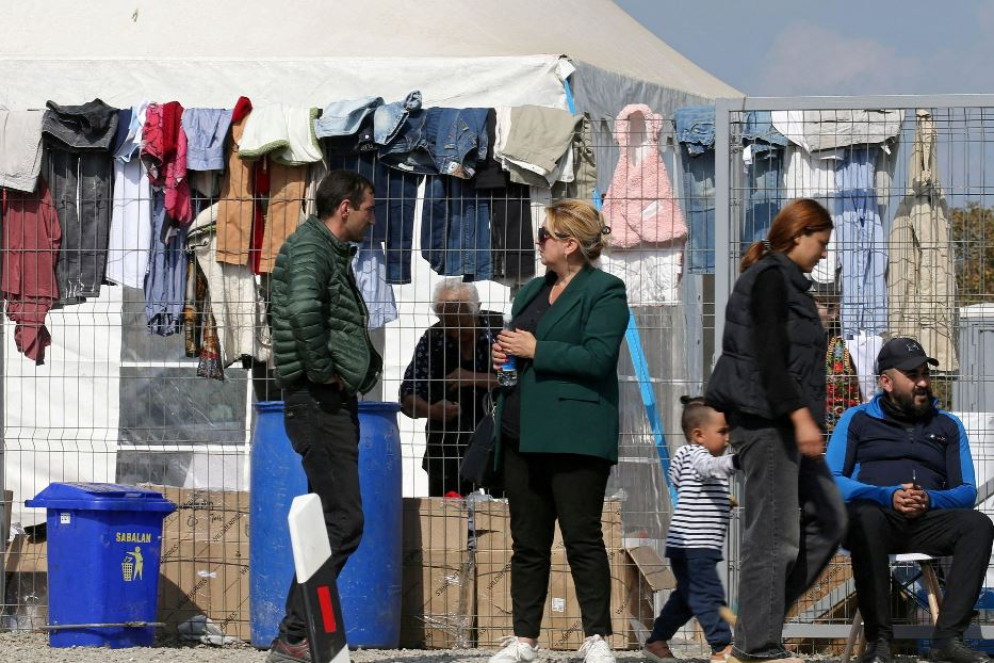 Profughi del Nagorno-Karabakh in un centro di accoglienza nel villaggio di confine di Kornidzor, in Armenia - Reuters