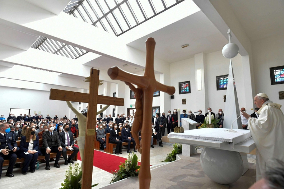 Il Papa nel carcere di Civitavecchia - Ansa / Vatican Media