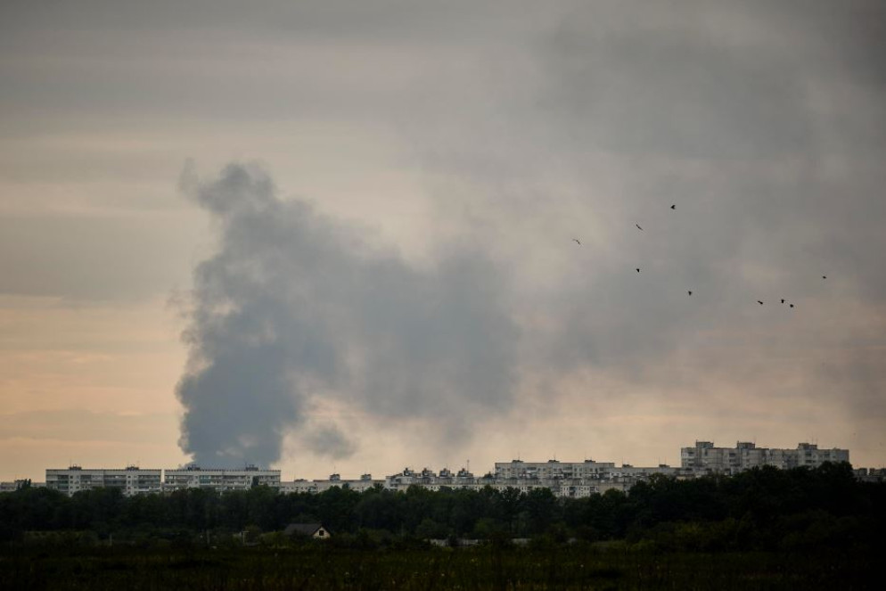 La colonna di fumo di un bombardamento russo a Kharkiv - Ansa