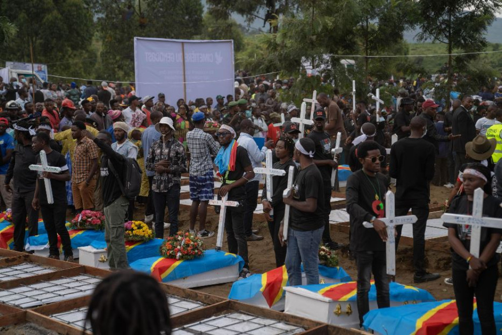 I funerali delle vittime di un bombardamento nell'est del Congo - Ansa