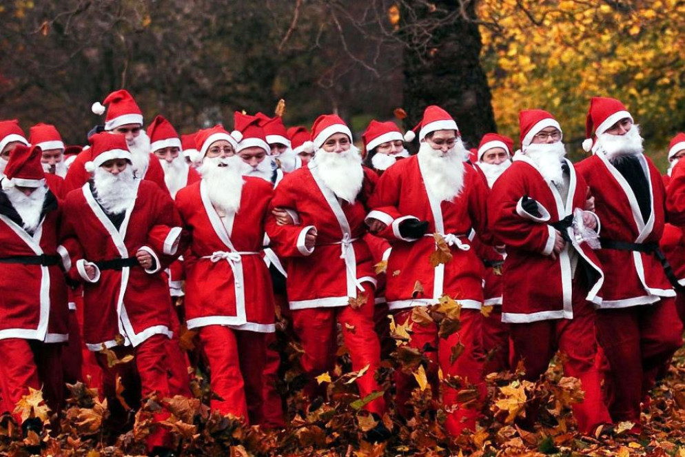 Un raduno di "babbi" Natale - Foto di archivio