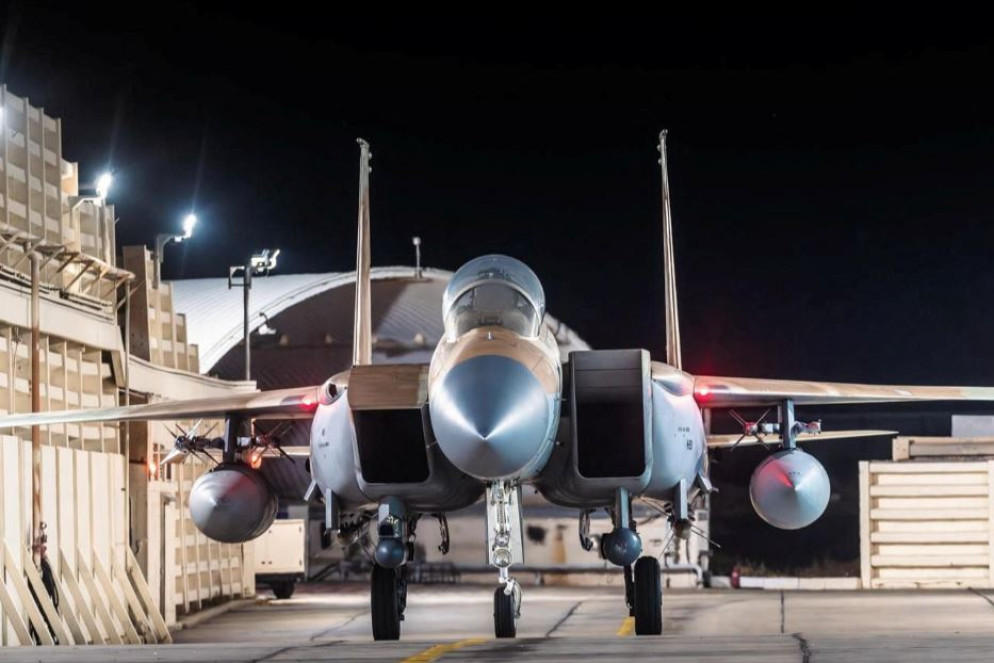 Un F-15 Israeliano di rientro dopo la missione contro i droni iraniani - Reuters