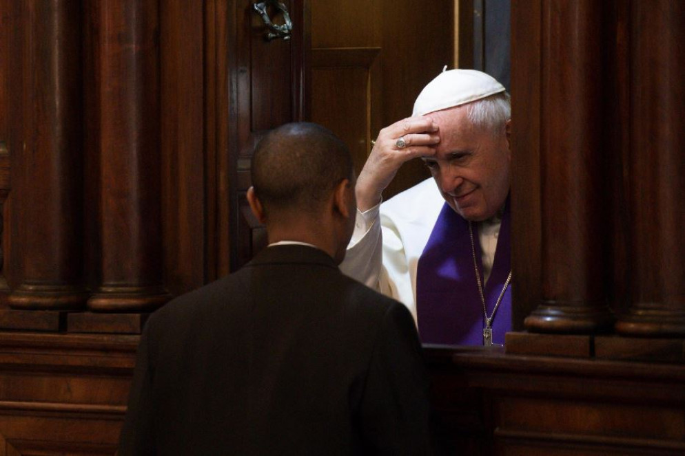 Papa Francesco durante la liturgia penitenziale di inizio Quaresima nel 2019 - Ansa