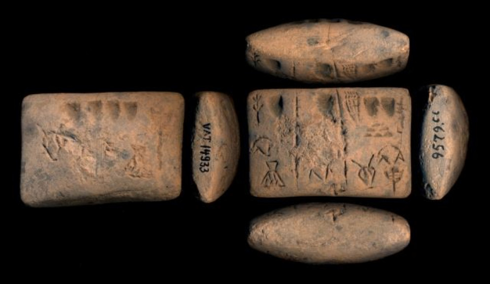 Tavoletta con incisi segni riconducibili alla scrittura proto-cuneiforme - CDLI - Cuneiform Digital Library Initiative