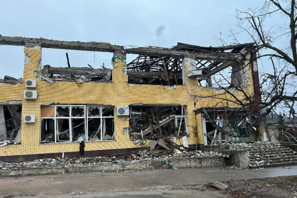 Un edificio distrutto nel centro di Kupyansk - Gambassi