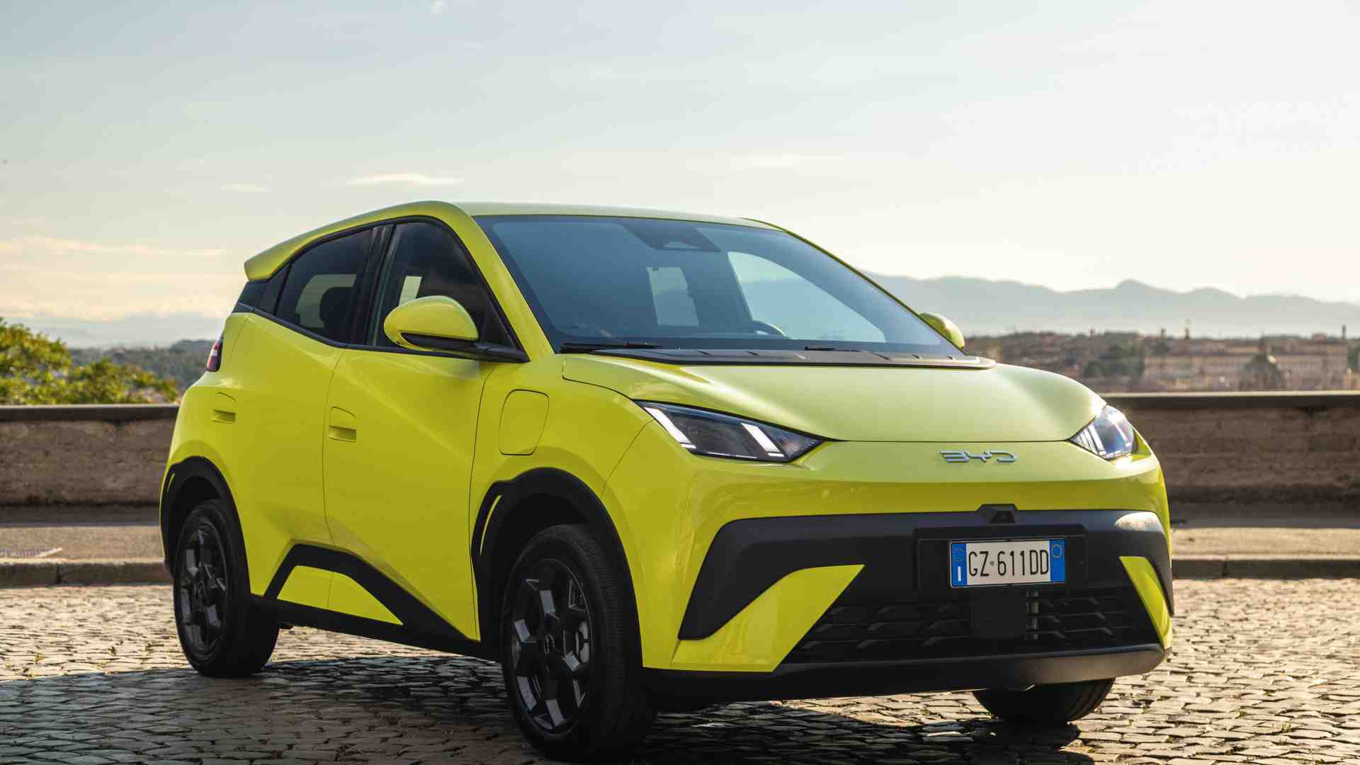 Immagine di BYD Dolphin Surf, arriva la piccola elettrica da meno di 19.000 euro