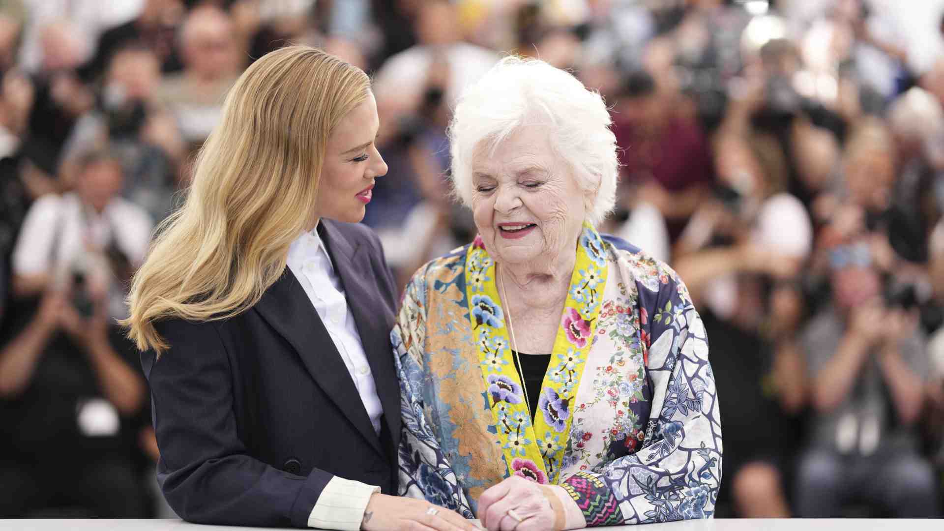 Immagine di Brave June Squibb e Scarlett Johansson. “Fuori” è bocciato e l’Italia è già pronta a recriminare