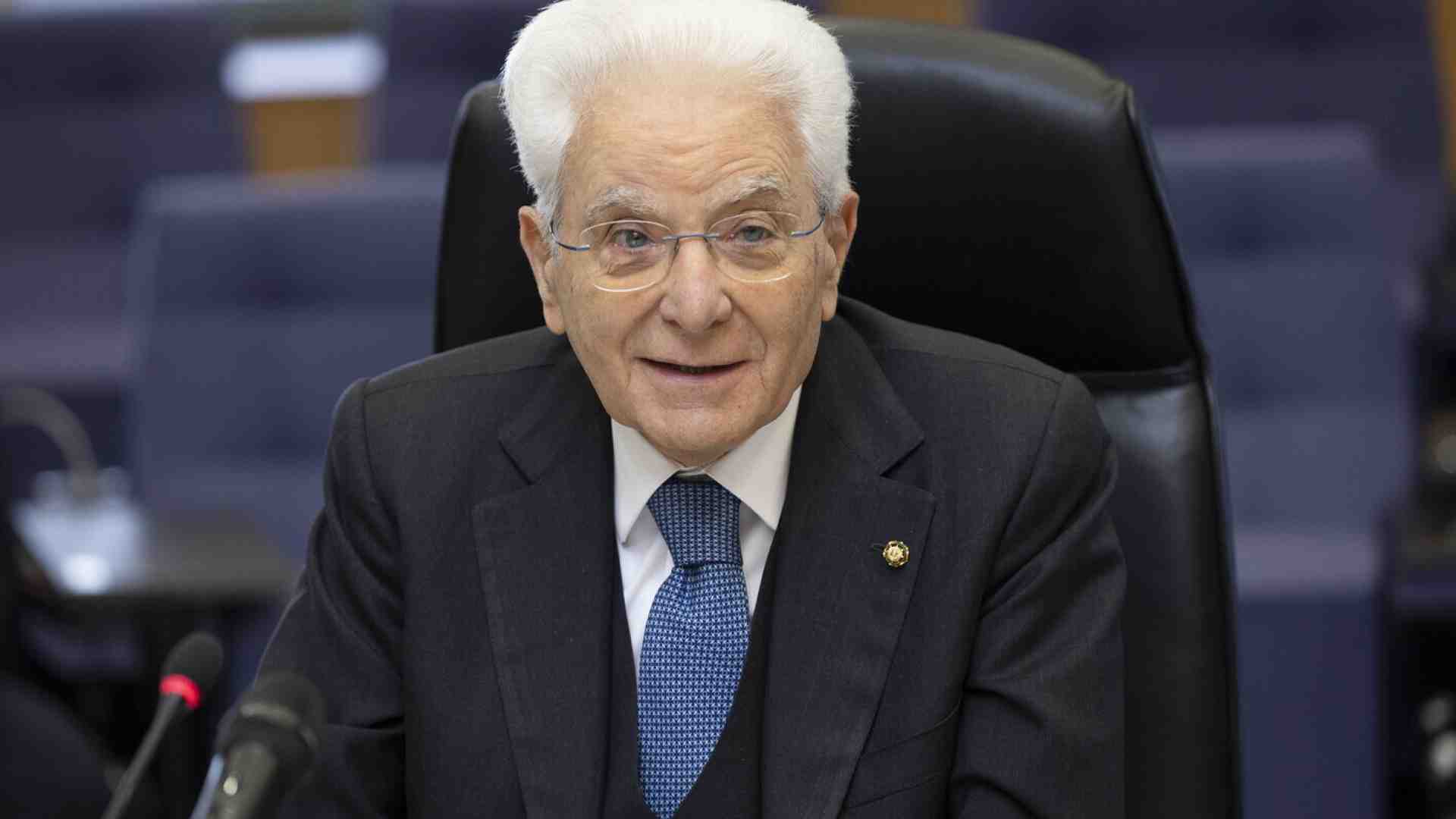 Immagine di "Nessun dorma" avverte Mattarella, "Questo o quello per me pari sono" risponde Conte