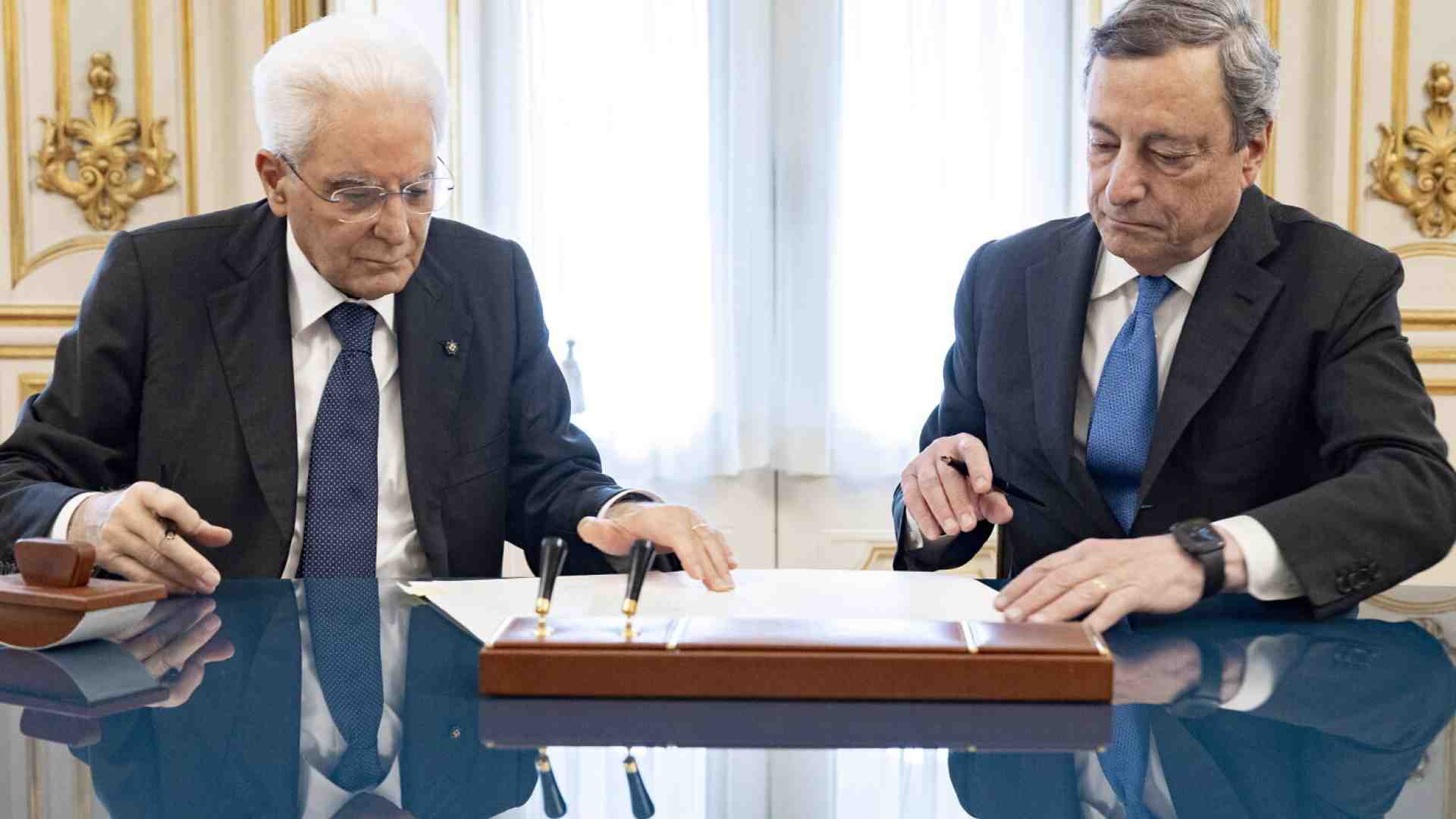 Immagine di Mattarella, Draghi, Letta. Tu chiamala se vuoi supplenza