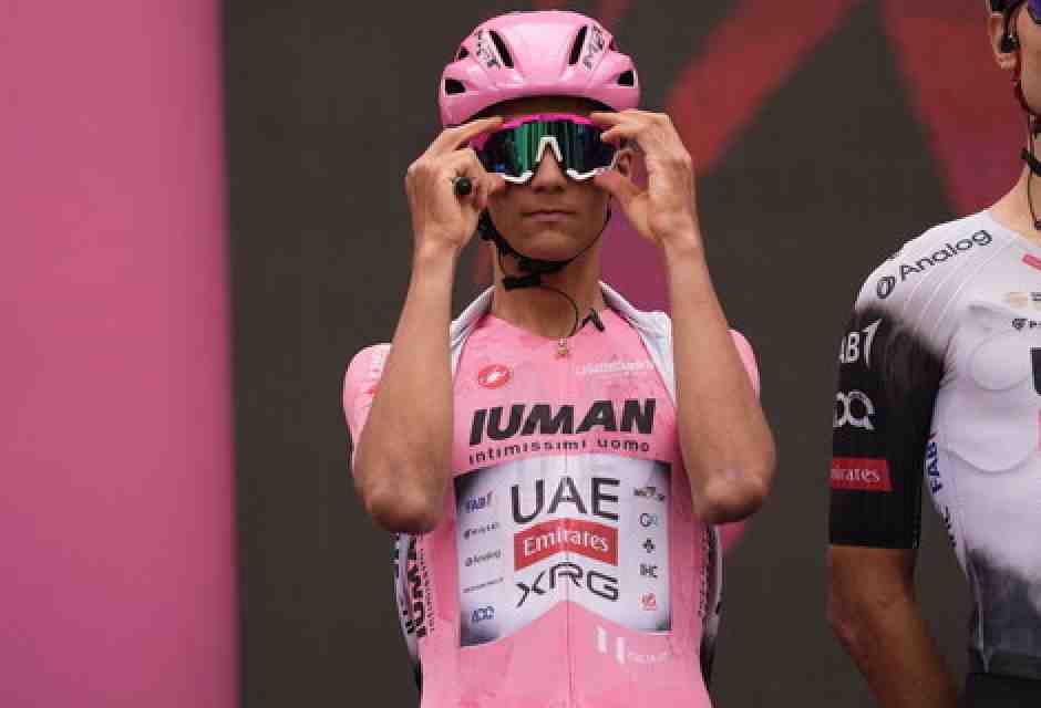 Il 21enne messicano Isaac Del Toro protagonista del Giro d&rsquo;Italia che in questo fine settimana comincia a salire arrivando a Asiago (foto LaPresse)&nbsp;<br />