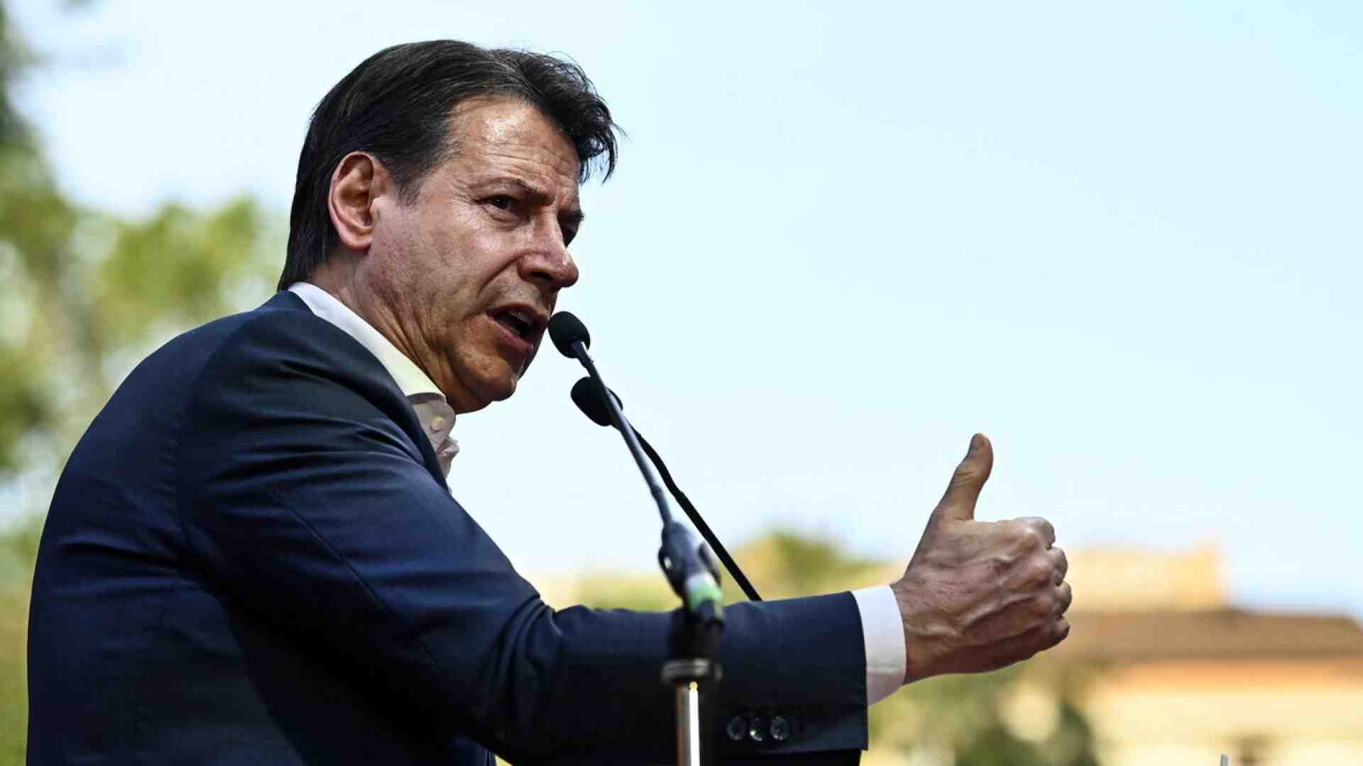 Immagine di FdI è ancora in testa al 30 per cento, ma il M5s è il partito che cresce di più. Il sondaggio