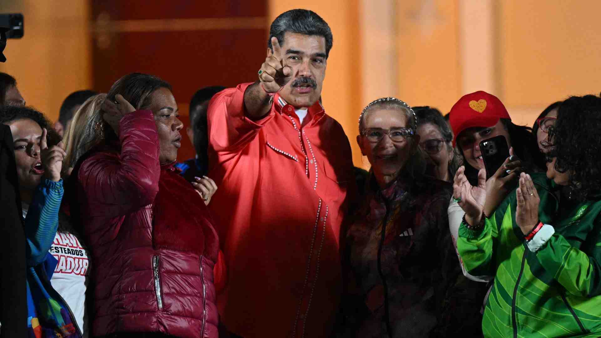 Immagine di Amministrative senza opposizione: Maduro annuncia la vittoria